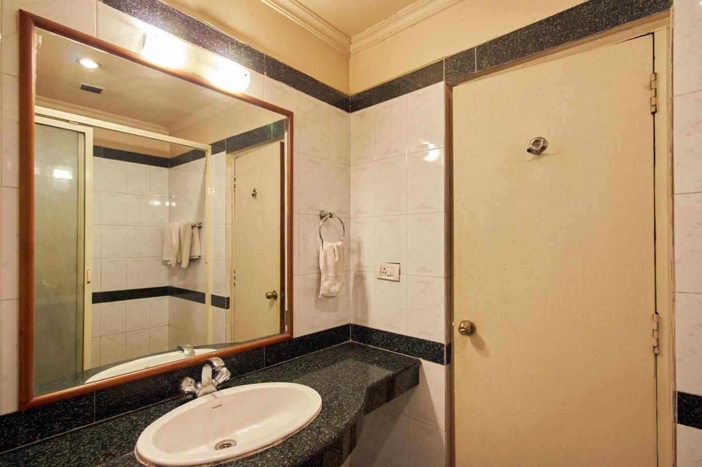 Hotel Chalukya Bangalore Exteriör bild